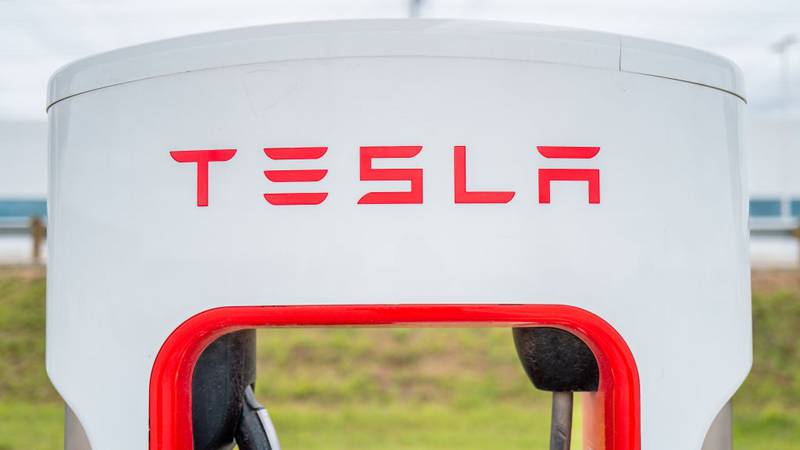 Tesla supercharger